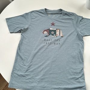 EUC - Linksoul T-Shirt. Medium.